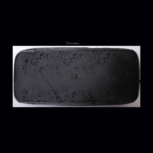 Executive Travel Bag Adorned with Lovely Hearts - Picture 6 of 8